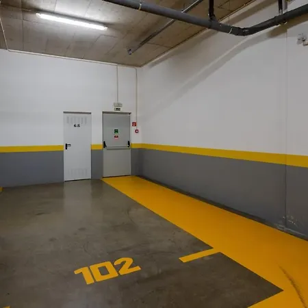 דירה Nomad Escape Spacious With Pool & Gym פונשל