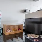Appartamento Nomad Escape Spacious With Pool & Gym