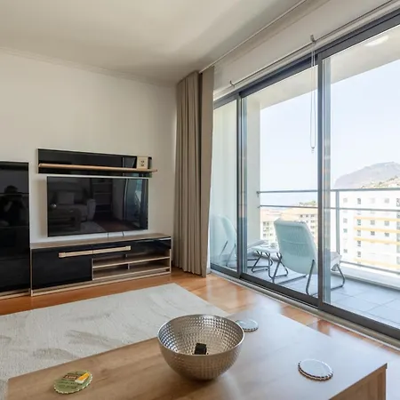 Nomad Escape Spacious With Pool & Gym