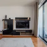 Nomad Escape Spacious With Pool & Gym * Funchal (Madeira)