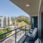 Nomad Escape Spacious With Pool & Gym Apartment Funchal (Madeira)