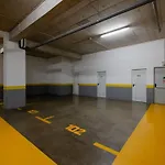 Apartment Nomad Escape Spacious With Pool & Gym *