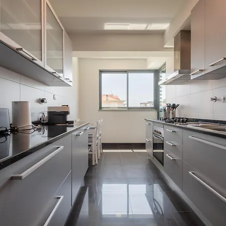 Nomad Escape Spacious With Pool & Gym Appartement