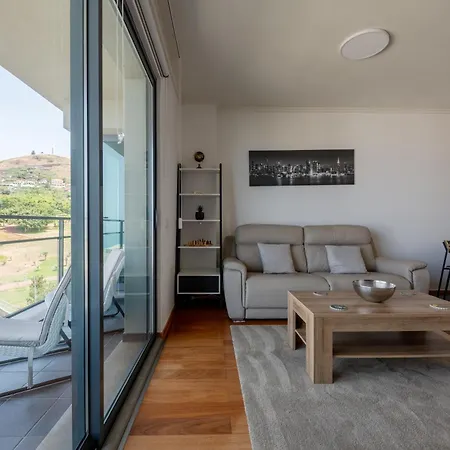 Nomad Escape Spacious With Pool & Gym Фуншал
