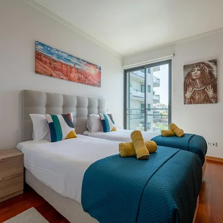 Nomad Escape Spacious With Pool & Gym Appartement Funchal (Madeira)