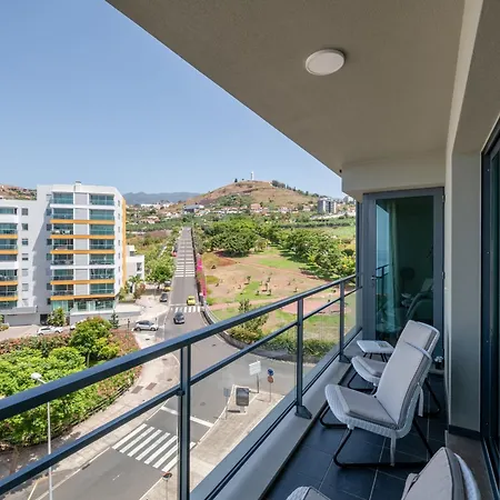 Nomad Escape Spacious With Pool & Gym Appartement Funchal (Madeira)