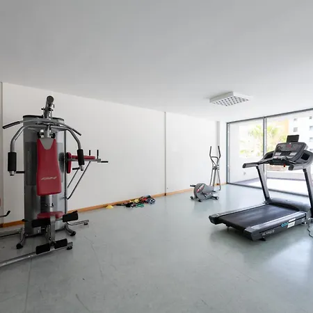 Nomad Escape Spacious With Pool & Gym * Funchal (Madeira)