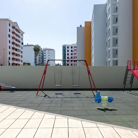 Nomad Escape Spacious With Pool & Gym * Funchal (Madeira)