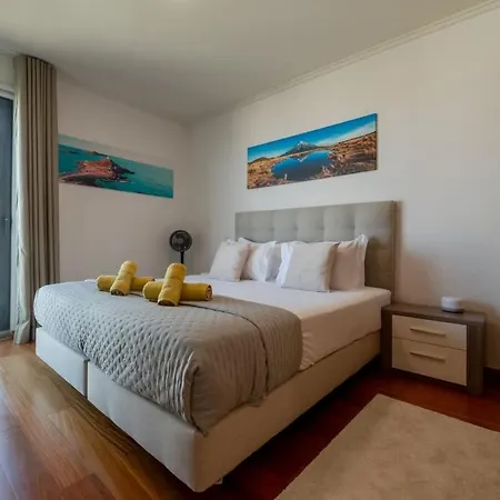 Nomad Escape Spacious With Pool & Gym Apartment *