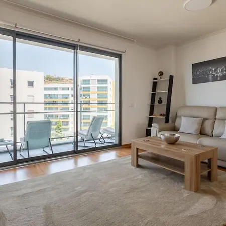 Nomad Escape Spacious With Pool & Gym Apartment Funchal (Madeira)