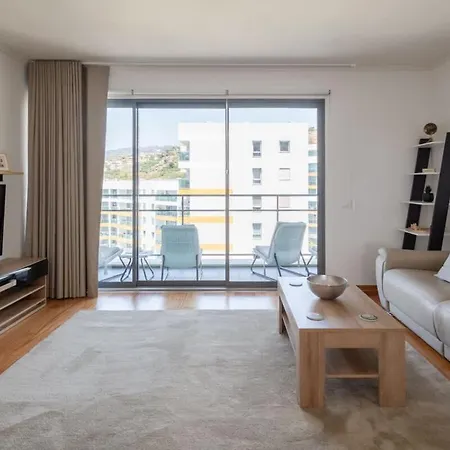 Nomad Escape Spacious With Pool & Gym Funchal (Madeira)
