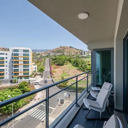 Nomad Escape Spacious With Pool & Gym Apartment Funchal (Madeira)