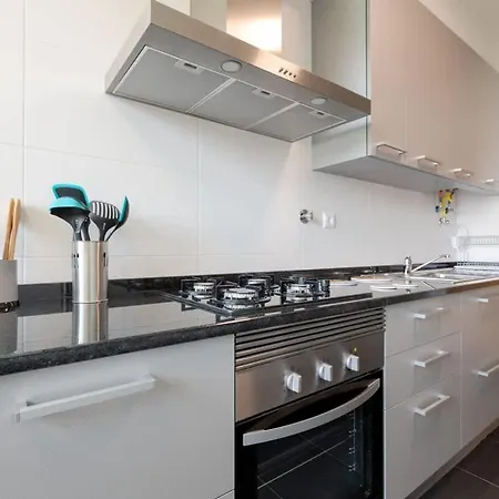 Apartment Nomad Escape Spacious With Pool & Gym Funchal (Madeira)