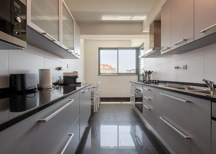 Nomad Escape Spacious With Pool & Gym Appartement