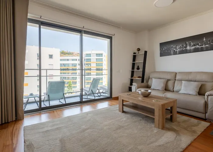 Nomad Escape Spacious With Pool & Gym Funchal (Madeira)