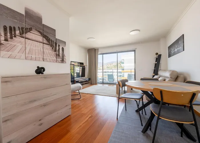 Nomad Escape Spacious With Pool & Gym *