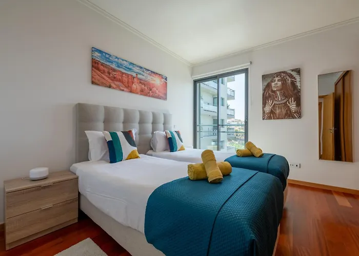 Nomad Escape Spacious With Pool & Gym Appartement Funchal (Madeira)