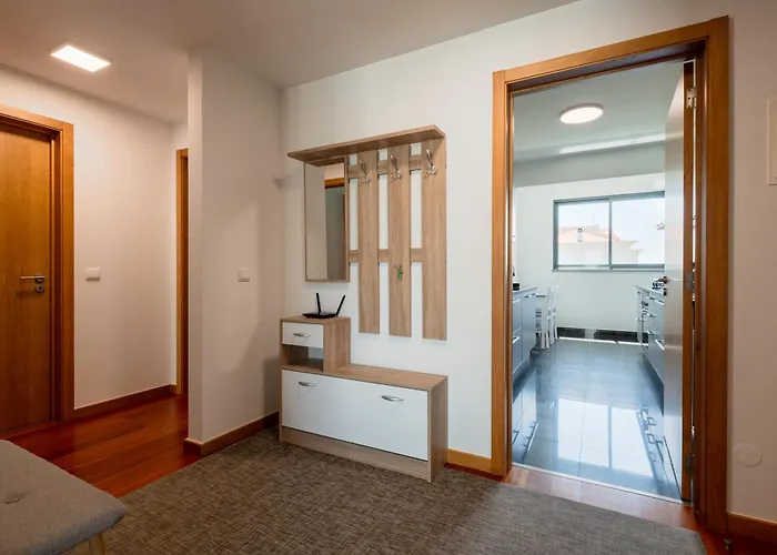 Nomad Escape Spacious With Pool & Gym * Funchal (Madeira)