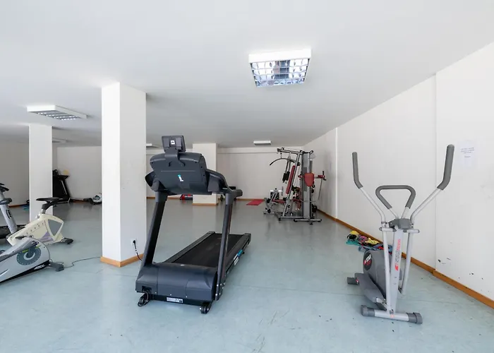 Nomad Escape Spacious With Pool & Gym * Funchal (Madeira)